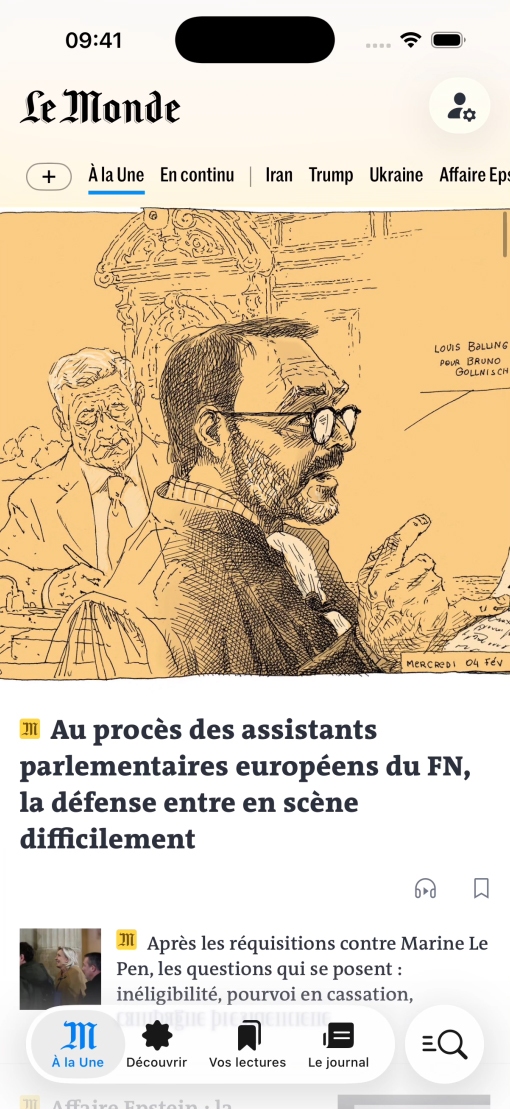 Le Monde app with Liquid Glass navigation