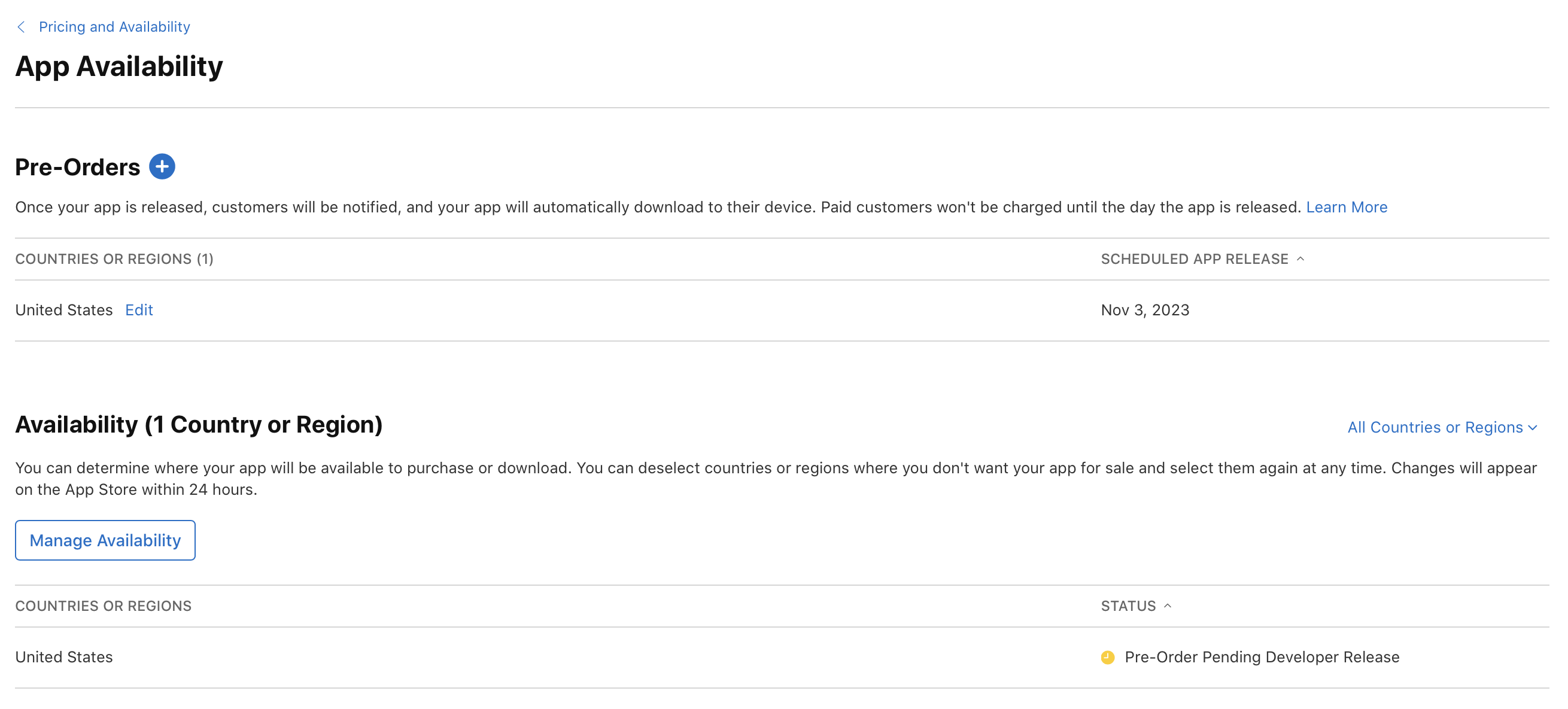 截屏为“App 供应情况”页面,其中“预购”部分列出了美国,以及 App 在美国的计划发行日期。“供应情况(1 个国家或地区)”部分也列出了美国,其状态为“等待开发者发行预购”。