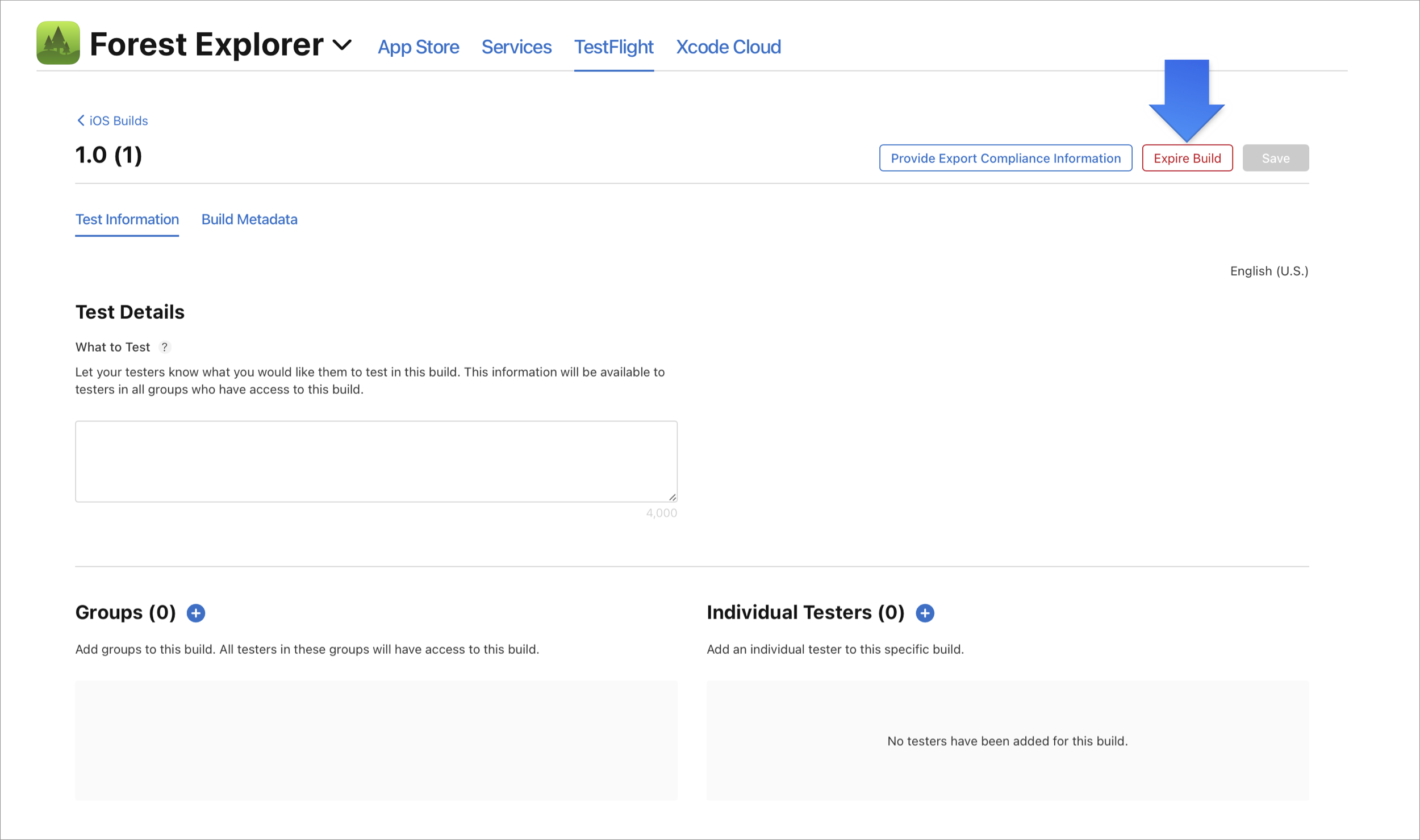 截屏显示了构建版本详情页的“测试信息”标签页,右上方有一个箭头,指向“将构建版本设为过期”按钮。